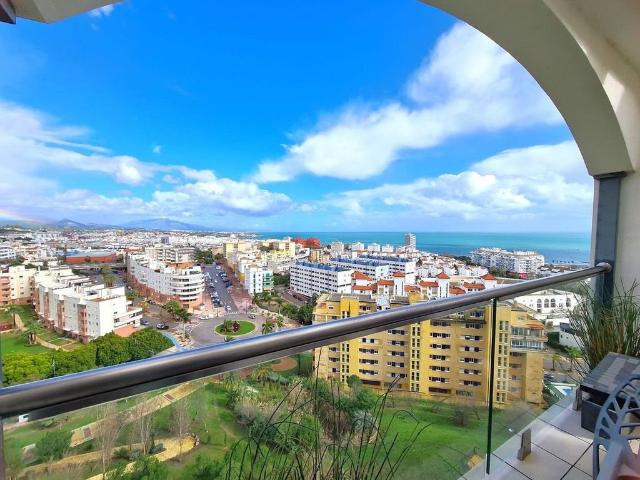 Atico de alto standing de 107 m2 en venta Estepona, Andalucía