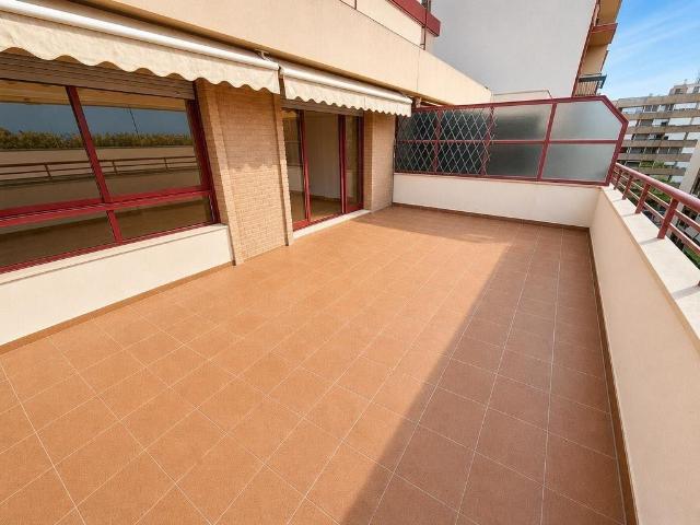 Atico de alto standing de 119 m2 en venta Alicante, España