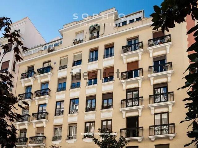 Atico de alto standing de 119 m2 en venta Madrid, España