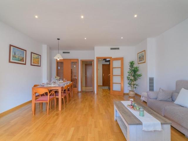 Atico de alto standing de 120 m2 en venta Castelldefels, Cataluña