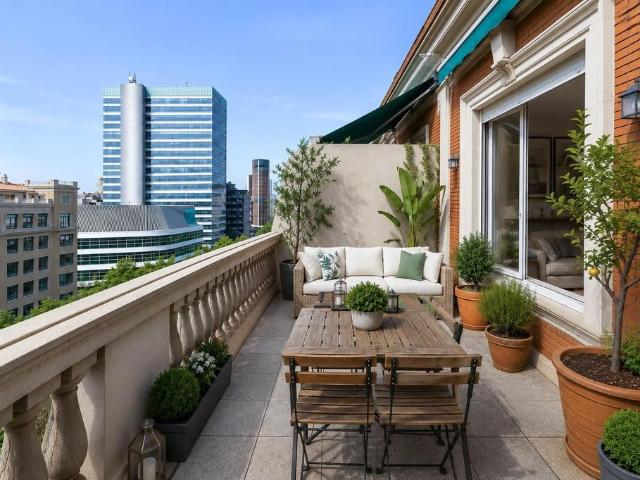 Atico de alto standing de 259 m2 en venta Barcelona, Cataluña