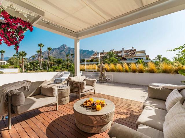 Atico de alto standing de 276 m2 en venta Marbella, Andalucía