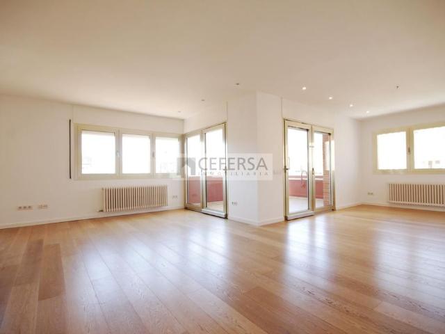Exclusivo ático de 200 m2 en alquiler Barcelona, España