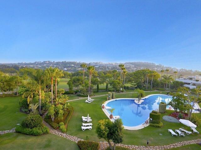 Atico de alto standing de 350 m2 en venta Marbella, España