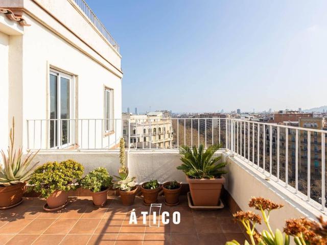 Atico de alto standing de 65 m2 en venta Barcelona, Cataluña