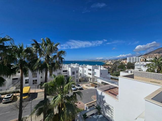 Atico de alto standing de 98 m2 en venta Benalmádena, España