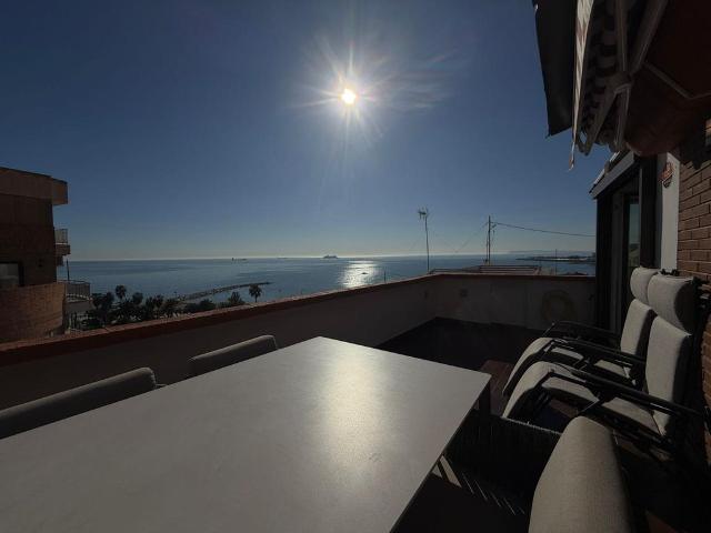 Atico de alto standing en venta Alicante, España
