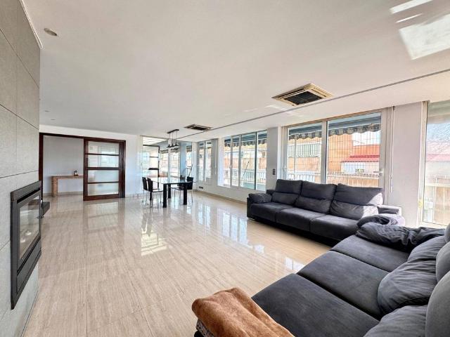 Atico de alto standing en venta Alicante, España