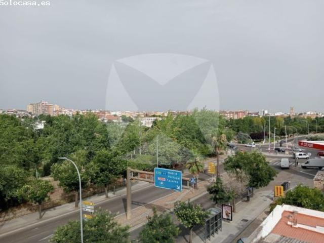 ATICO DE DOS DORMITORIOS CON TERRAZA DE 25 m2, ZONA CRT DE SEVILLA