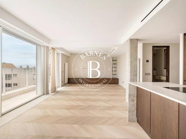 Atíco de dos habitaciones en suite con orientación sur en El. 112m² Madrid
