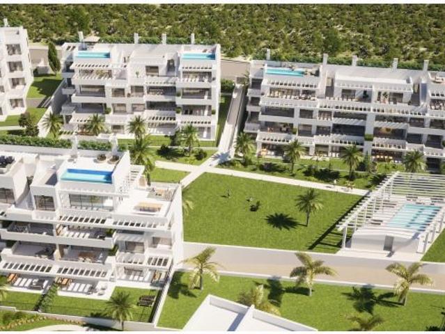Ático de lujo con solárium y piscina infinity privada en Arroyo de Enmedio, Estepona