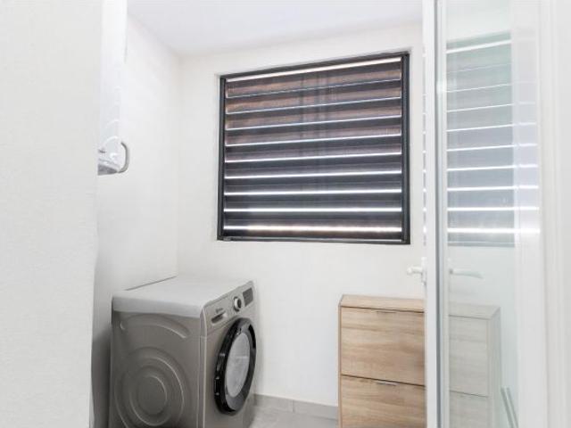 Ático de Lujo con Solárium Privado en Villamartín – Listo para Mudarse