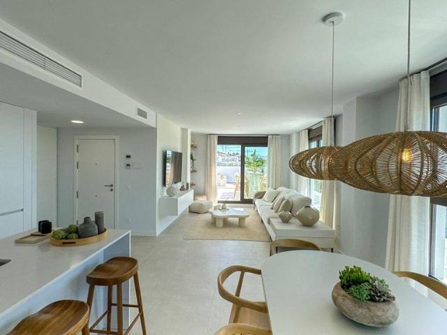 Atico de lujo de 150 m2 en venta Estepona, Andalucía