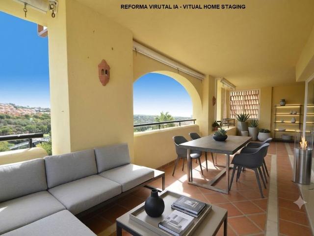 Atico de lujo de 190 m2 en venta Elviria, Andalucía