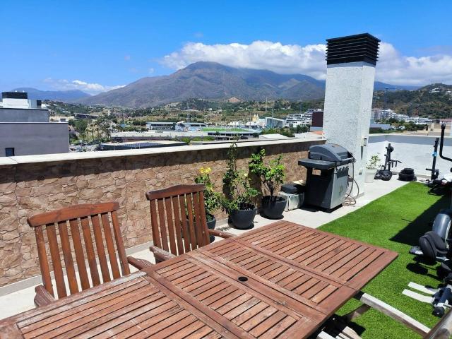 Atico de lujo de 120 m2 en venta Estepona, Andalucía