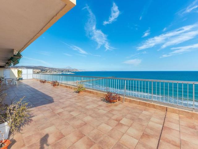Atico de lujo de 130 m2 en venta Campello, España
