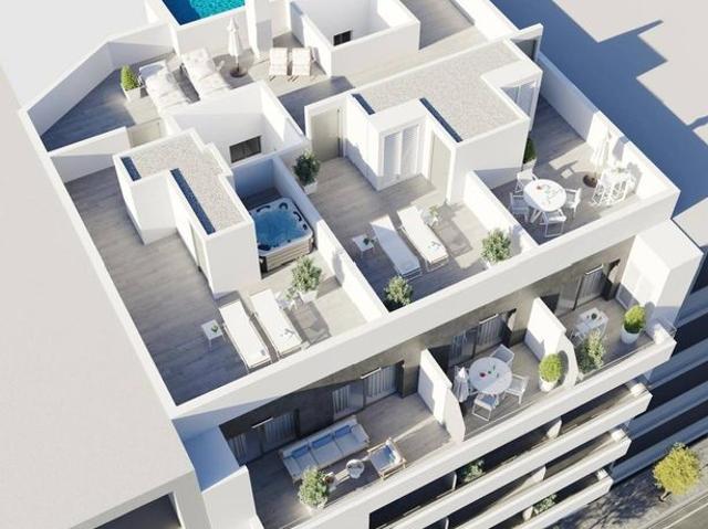 Atico de lujo de 137 m2 en venta Torrevieja, España
