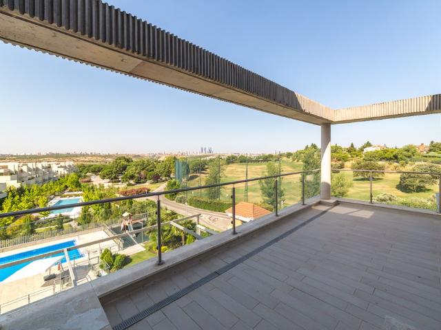 Atico de lujo de 250 m2 en alquiler Madrid, Comunidad de Madrid