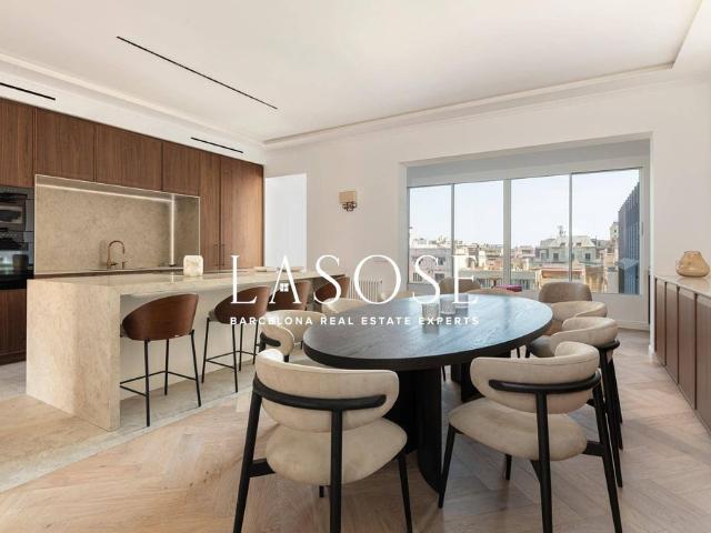 Atico de lujo de 264 m2 en venta Barcelona, Cataluña