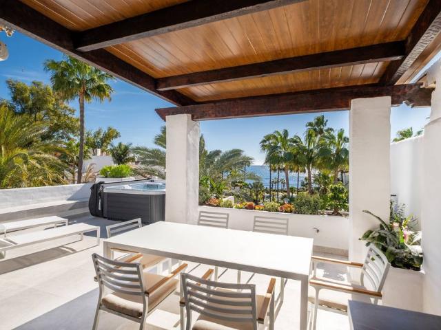 Atico de lujo de 208 m2 en venta Marbella, España