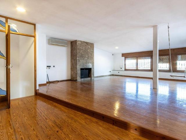 Atico de lujo de 220 m2 en venta Sabadell, España