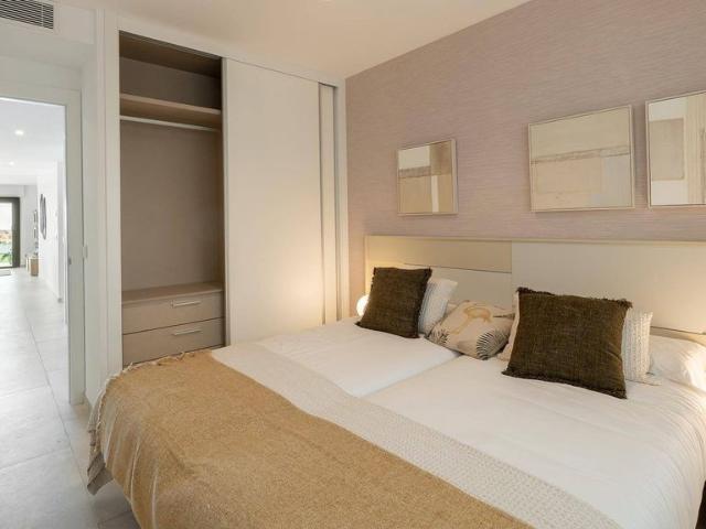 Atico de lujo de 308 m2 en venta Estepona, España