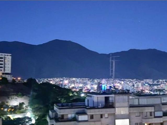 Atico de lujo en alquiler Nueva Caracas, Distrito Capital