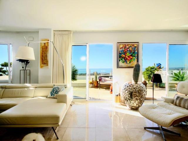 Atico de alto standing en venta Marbella, España