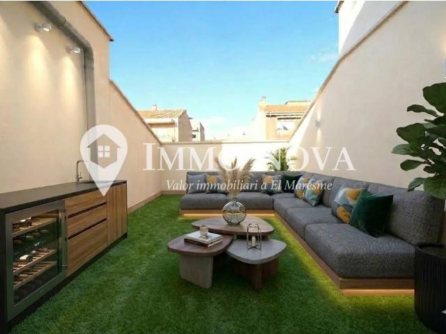 Ático Dúplex con Espectacular Terraza Privada y Posibilidad de 3ª Habitación