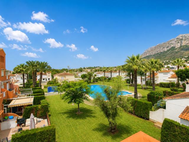 Ático dúplex con piscina y dos terrazas en Denia