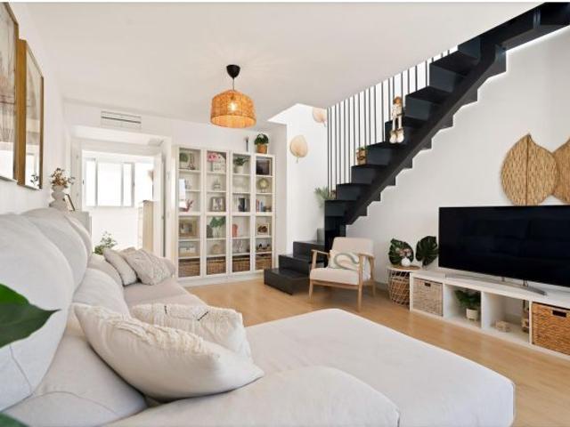 Ático Dúplex con Solárium Privado de 70 m2 y vistas despejadas
