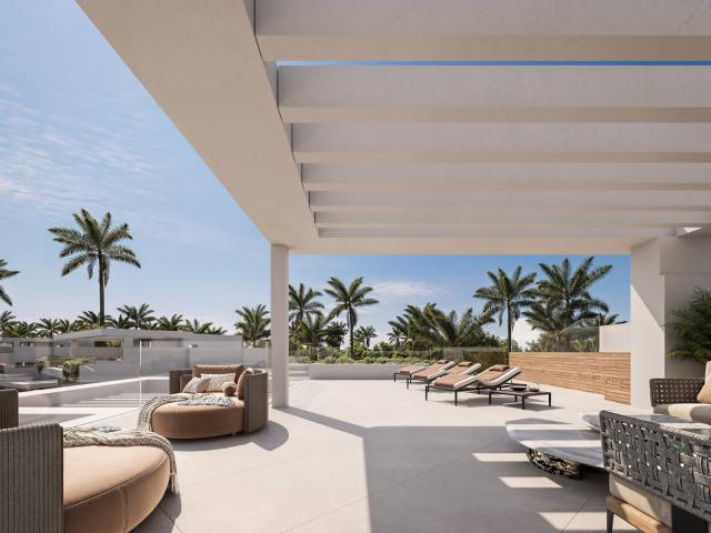 Ático dúplex con solárium y vistas panorámicas en Almina Res. 292m² Estepona