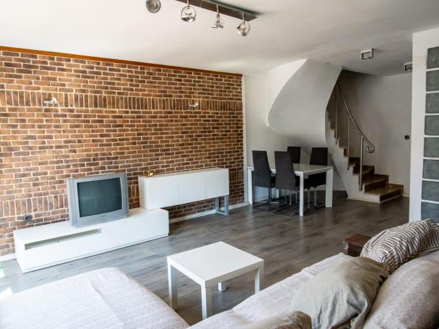 ATICO DUPLEX CON TERRAZA MUY SOLEADO ZONA CRUZ ROJA