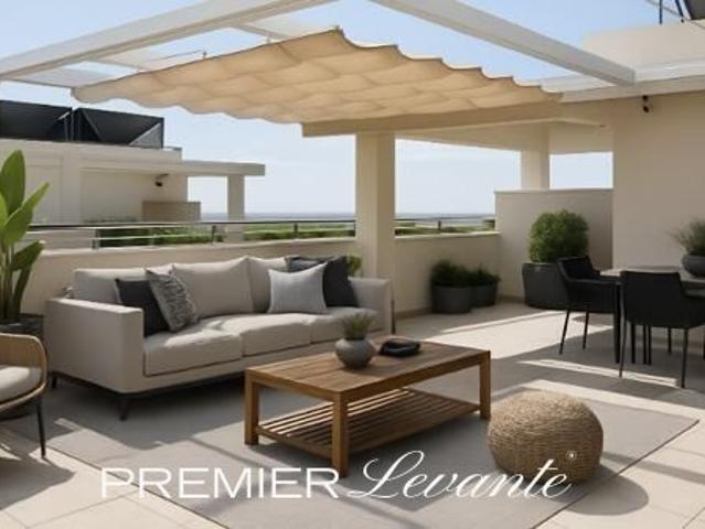 ¡ÁTICO DÚPLEX CON VISTAS PANORÁMICAS AL MAR!