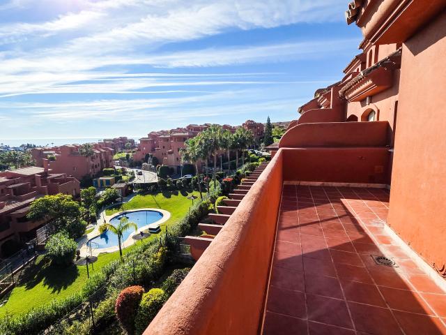 Ático Dúplex con Vistas Panorámicas al Mar y Solárium Privado en Costa Galera