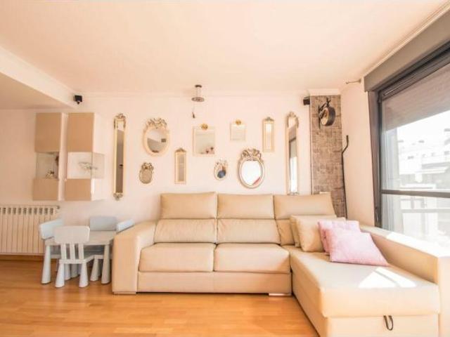 Ático dúplex amueblado con espectacular terraza, garaje doble y piscina junto a La Eliana – Zona El