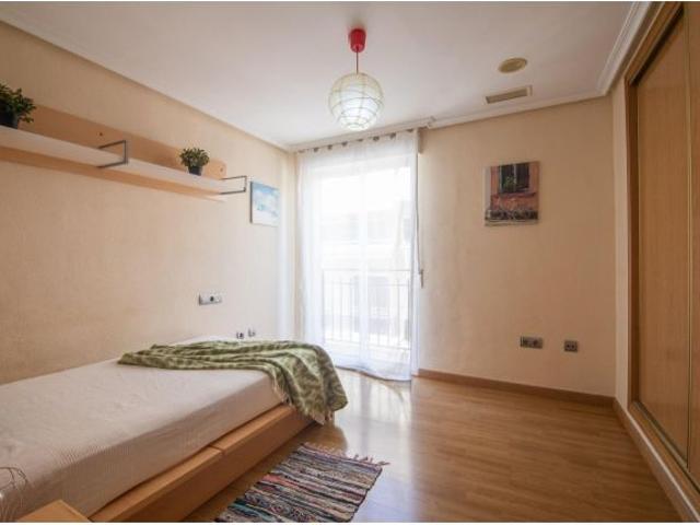 ATICO DUPLEX DE 5 HABITACIONES Y 3 BAÑOS, TERCERO SIN ASCENSOR