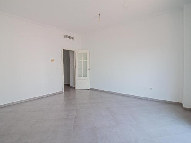 Ático Dúplex de Ensueño en el Centro de Tomares con Terraza de 70 m²!