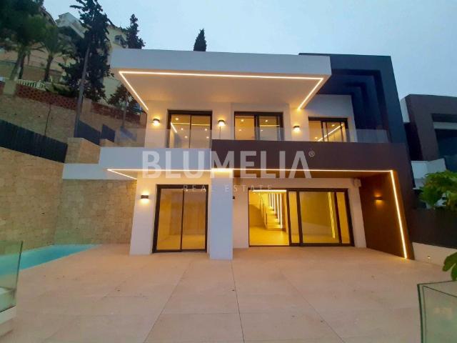 Ático duplex de lujo en 1ª linea de playa en venta en Benido. 176m² Benidorm