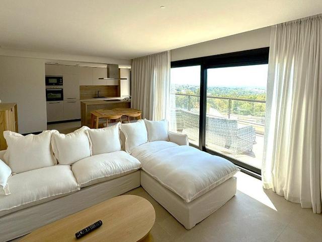 Atico Duplex en alquiler en Marbella Lake, Marbella
