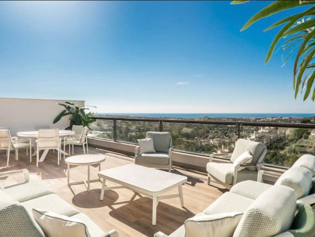 Ático dúplex en Marbella Lago
