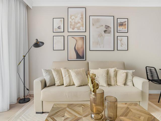 Ático Dúplex Elegante con Vistas Panorámicas al Mar y al Gol. 115m² Estepona