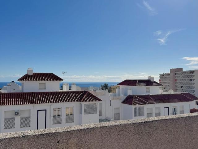 Atico dúplex espacioso con 60 m2 Terraza en una comunidad residencial exclusiva