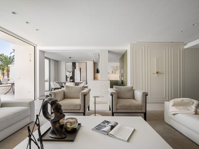 Ático Dúplex Frente al Mar Único en Alhambra del Mar Milla. 315m² Marbella