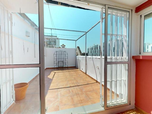 atico duplex junto al Vial