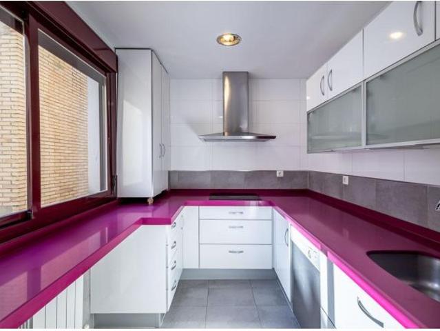 Ático dúplex junto Alhamar con 2 garajes y 2 trasteros