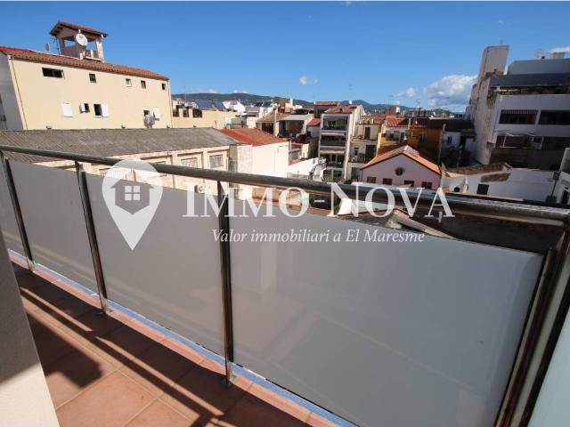 Ático dúplex seminuevo con gran terraza privada y posibilidad de 3 habitaciones