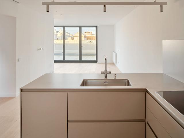 Ático elegante con amplia terraza privada en el Eixample
