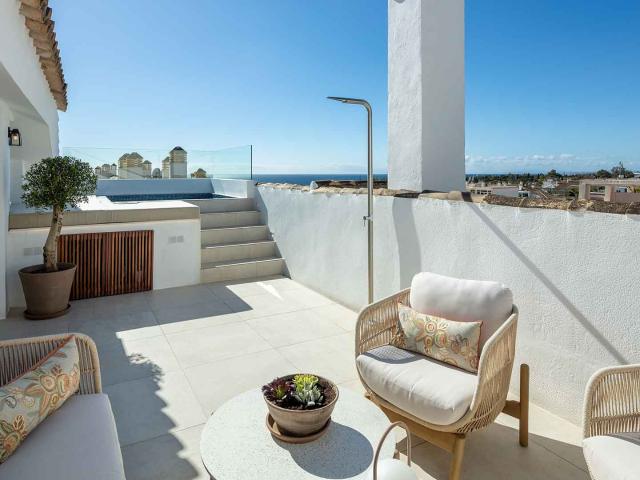 Ático en Urbanización Costa Nagüeles II completamente renovado en venta