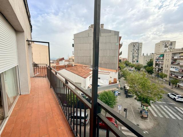 Ático en venta en Terrassa, Les Arenes La Grípia Can Montllor. Impresionante ático con 100 m de vivienda y 100 m de terraza!. Áticos.
